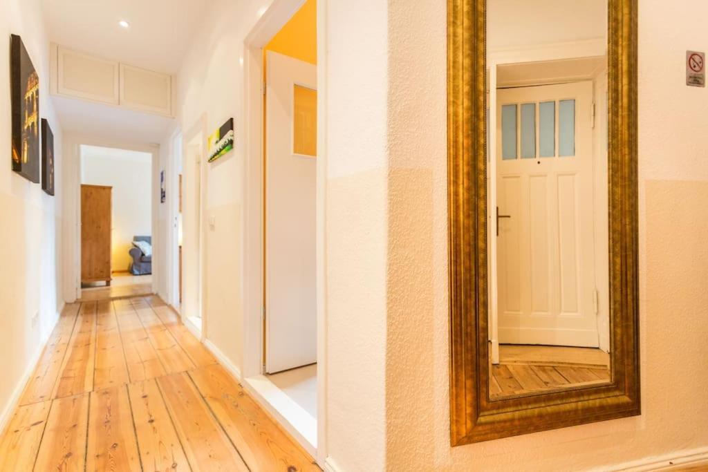 Zentrale Altbauwohnung Im Helmholtzkiez Berlin Zewnętrze zdjęcie