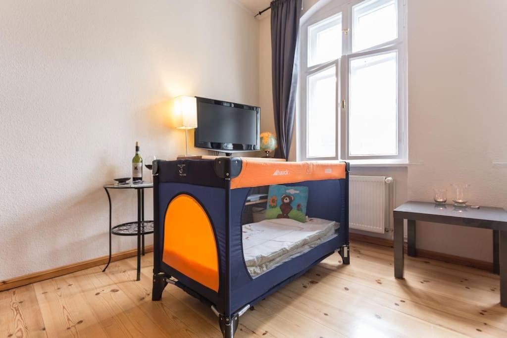 Zentrale Altbauwohnung Im Helmholtzkiez Berlin Zewnętrze zdjęcie