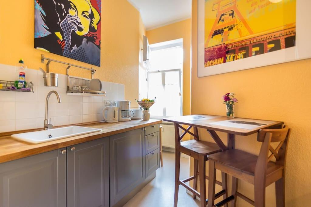 Zentrale Altbauwohnung Im Helmholtzkiez Berlin Zewnętrze zdjęcie
